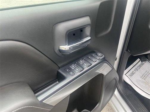 Photo 5 of 9 of 2017 Chevrolet Silverado 1500 LT