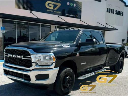 Black Clearcoat 2021 RAM 3500 Tradesman Crew Cab 4x4 8' Box