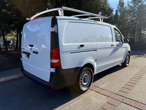 2017 Mercedes-Benz Metris Base