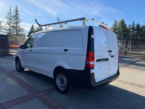 2017 Mercedes-Benz Metris Base