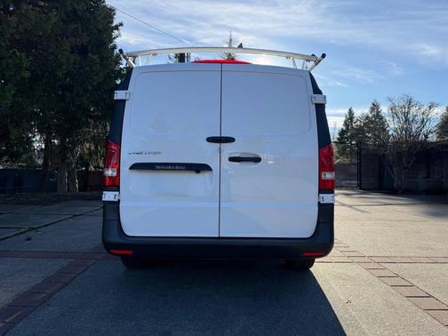 2017 Mercedes-Benz Metris Base