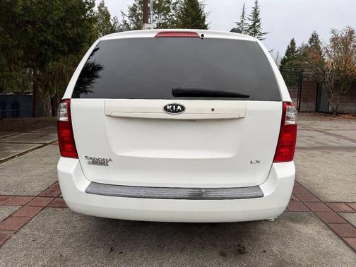 2008 Kia Sedona LX