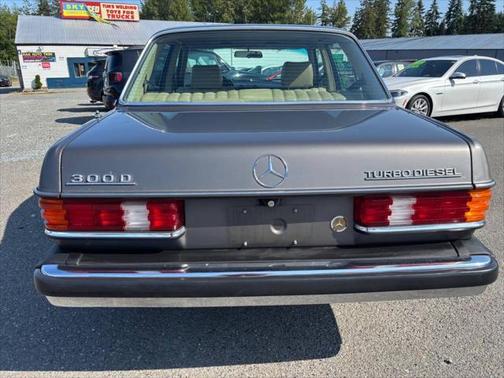 1983 Mercedes-Benz E-Class 300 D 4dr Turbodiesel Sedan