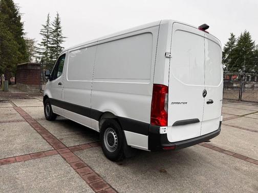 2022 Mercedes-Benz Sprinter 1500 Standard Roof I4