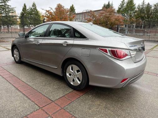 2012 Hyundai SONATA Hybrid Base