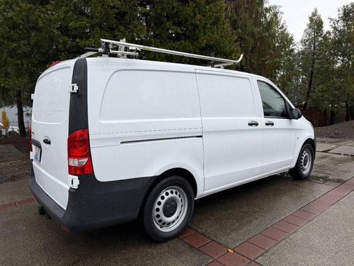 2018 Mercedes-Benz Metris Base