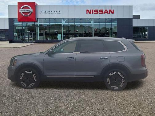 Everlasting Silver 2025 Kia Telluride S