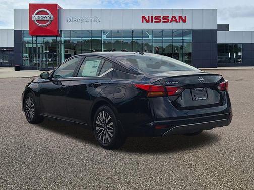Super Black 2026 Nissan Altima 2.5 SV