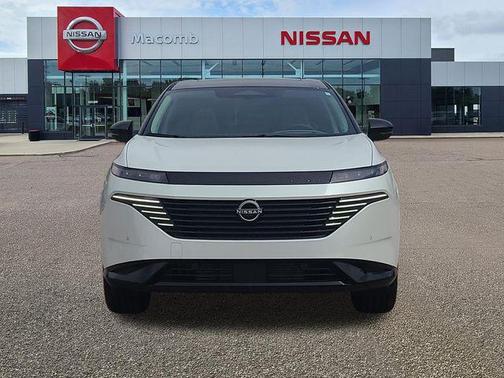 Everest White Pearl Tricoat/Super Black 2026 Nissan Murano Platinum