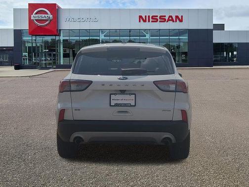 Oxford White 2020 Ford Escape SE