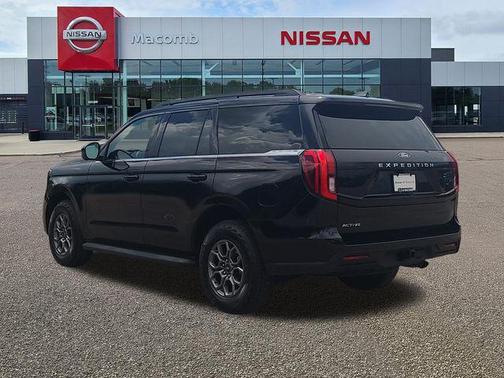 Black Metallic 2025 Ford Expedition Active
