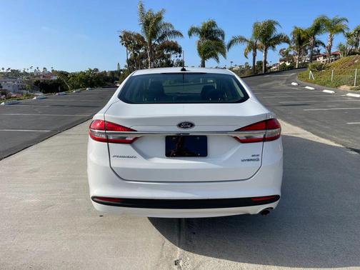 White 2017 Ford Fusion Hybrid SE
