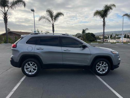 2015 Jeep Cherokee Sport