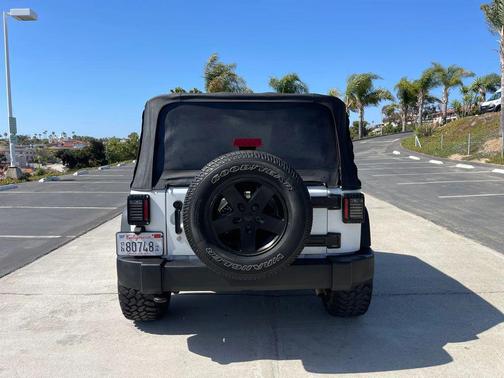 Bright White Clearcoat 2015 Jeep Wrangler Sport