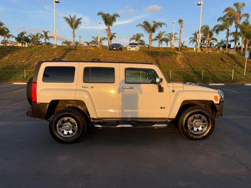 2007 Hummer H3 Base