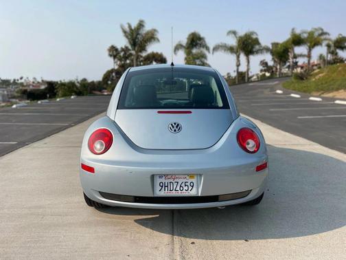 2010 Volkswagen New Beetle 2.5L