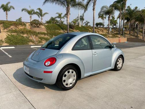 2010 Volkswagen New Beetle 2.5L