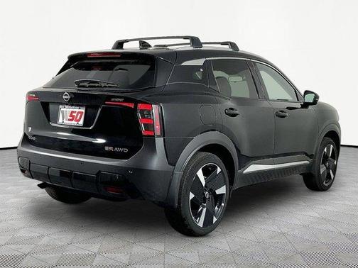 Super Black 2026 Nissan Kicks SR