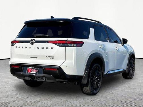 Everest White P 2026 Nissan Pathfinder Platinum