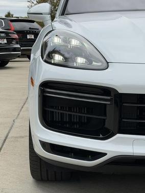 2022 Porsche Cayenne Turbo