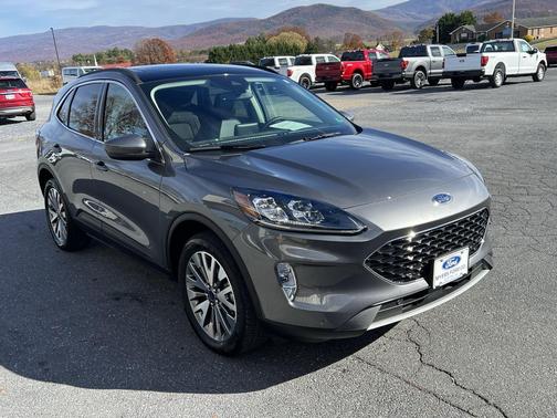 2022 Ford Escape Titanium