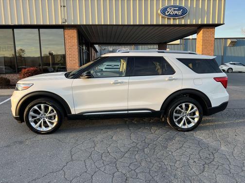 2023 Ford Explorer Platinum 4X4