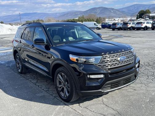 2023 Ford Explorer XLT 4X4