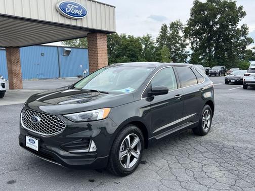 Forged Green Metallic 2024 Ford Edge SEL
