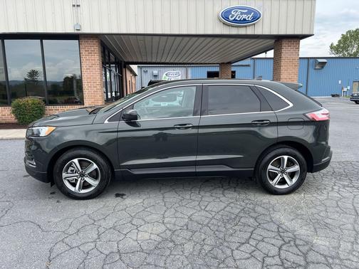 Forged Green Metallic 2024 Ford Edge SEL
