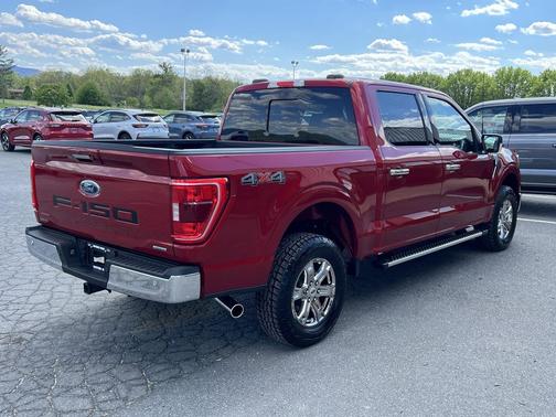 Rapid Red Metallic Tinted Clearcoat 2022 Ford F-150 XLT