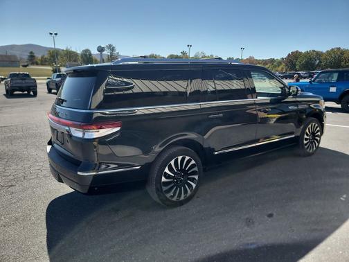 2022 Lincoln Navigator Black Label