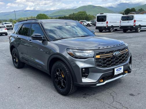 Carbonized Gray Metallic 2026 Ford Explorer Tremor 4X4