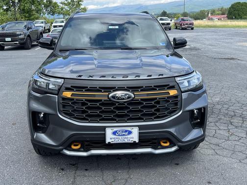 Carbonized Gray Metallic 2026 Ford Explorer Tremor 4X4