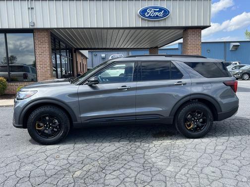 Carbonized Gray Metallic 2026 Ford Explorer Tremor 4X4