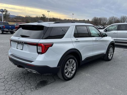 2026 Ford Explorer Active (100A) 4X4