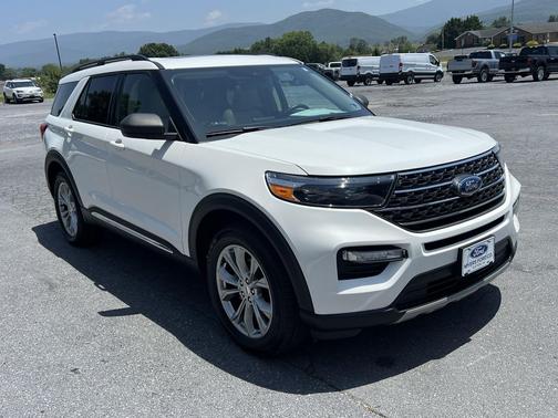 Star White Metallic Tri-Coat 2022 Ford Explorer XLT 4X4