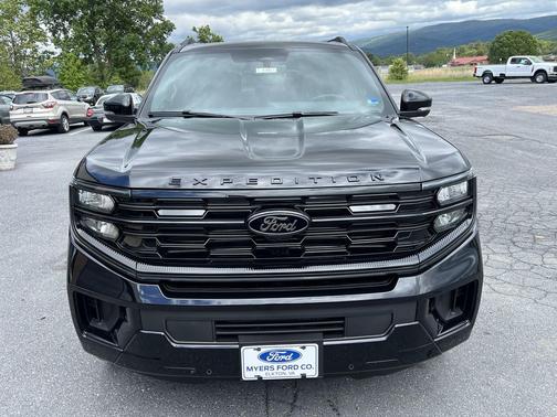 Agate Black Metallic 2026 Ford Expedition Max Platinum