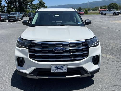 Star White Metallic Tri-Coat 2026 Ford Explorer Active w/200A Pkg