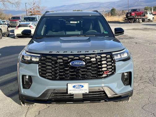 2026 Ford Explorer ST 4X4