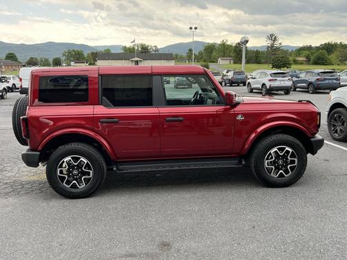 Ruby Red Metallic Tinted Clearcoat 2026 Ford Bronco Outer Banks 4 Door 4x4