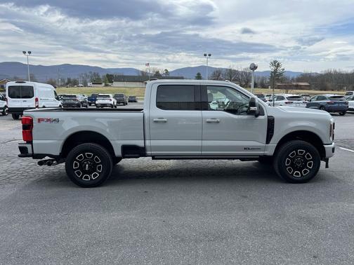Avalanche 2026 Ford F-350 Platinum