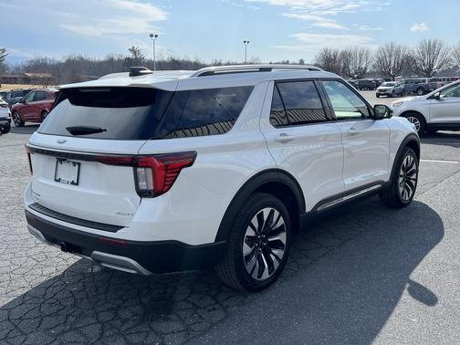 2026 Ford Explorer Platinum 4X4