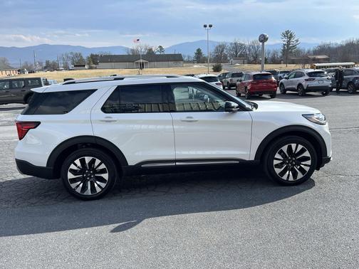 2026 Ford Explorer Platinum 4X4