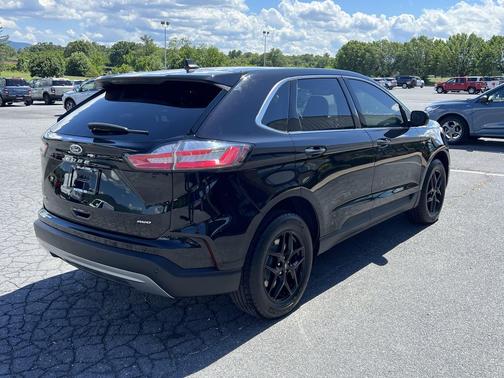 Agate Black Metallic 2024 Ford Edge SEL