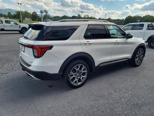 2025 Ford Explorer Platinum 4X4