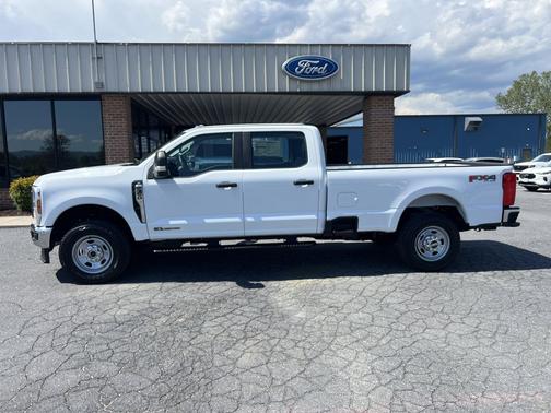 Oxford White 2026 Ford F-350 XL