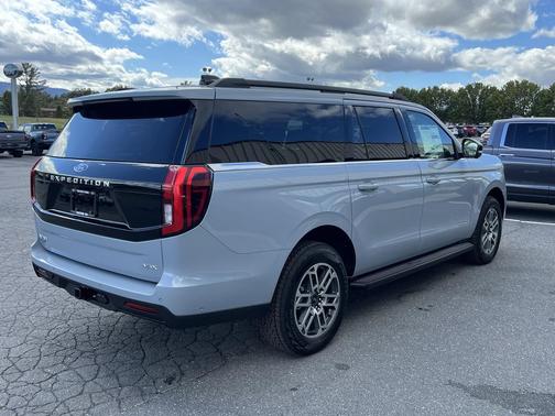 2025 Ford Expedition Max Active 4x4