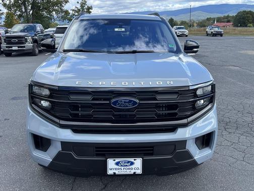 2025 Ford Expedition Max Active 4x4