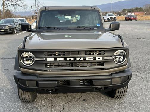 2025 Ford Bronco Base 4 Door 4x4