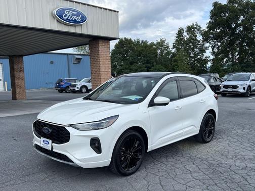 Star White Metallic Tri-Coat 2024 Ford Escape ST-Line Elite